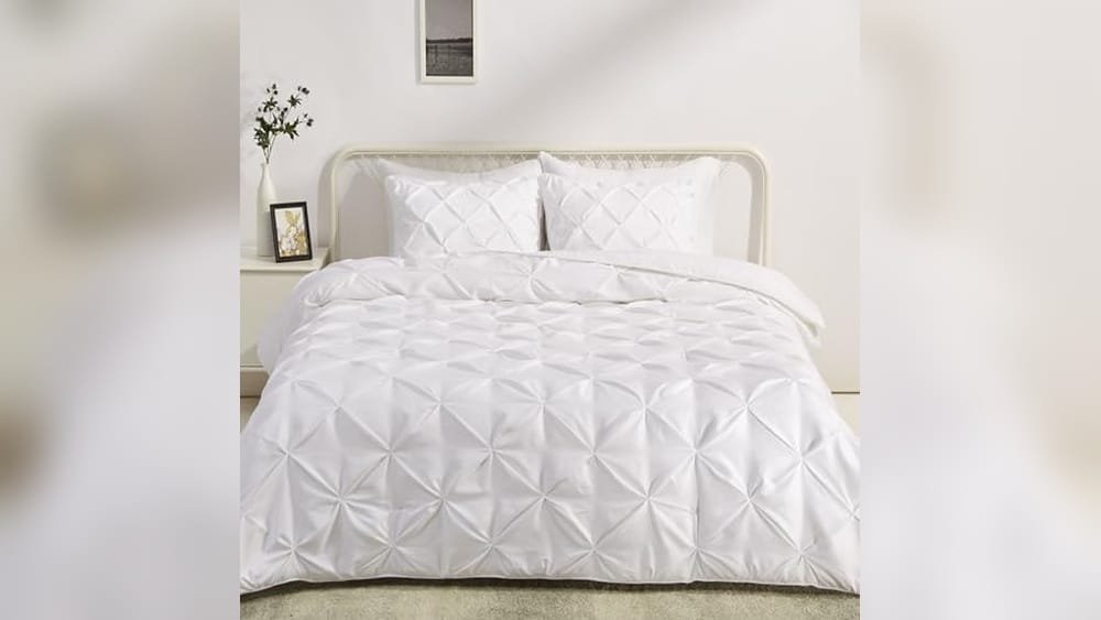 Best Amazon Basics Comforter for Queen Bed
